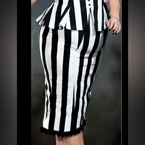 NWT Laura Byrnes high waisted black and white stripe fishtail skirt M